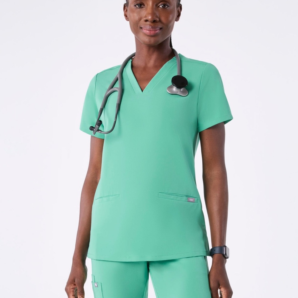 Figs surgical green scrubs yola bottom and top - Picture 2 of 6